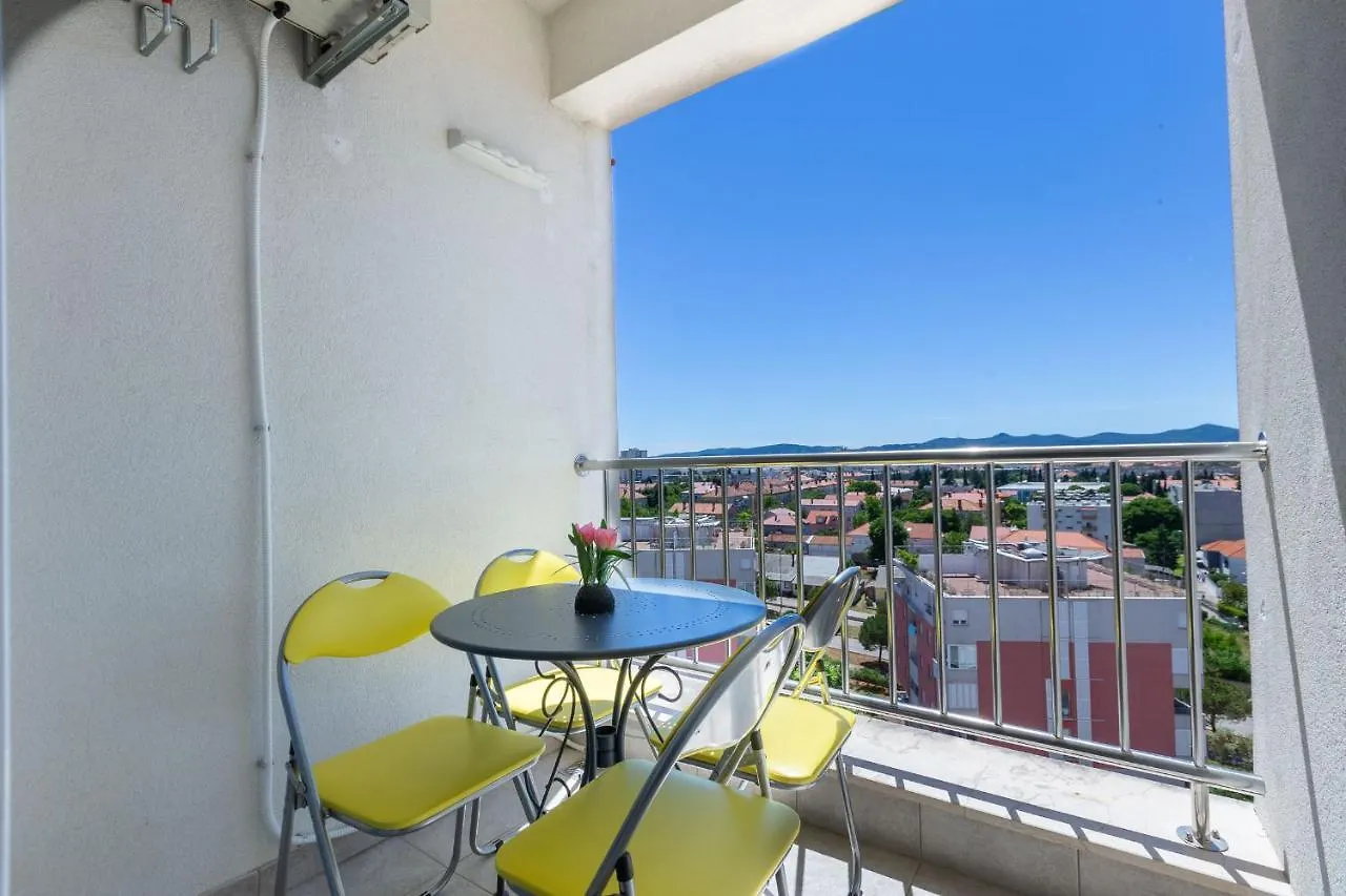 זאדאר Jadran Apartment With Balcony And Parking Garage